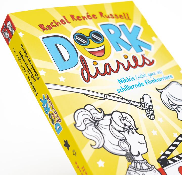 Produktbild DORK Diaries, Band 7: Nikkis (nicht ganz so) schillernde Filmkarriere (Deutsch, Ann Lecker, Rachel Renee Russell, RachelRenéeRussell, 2025)