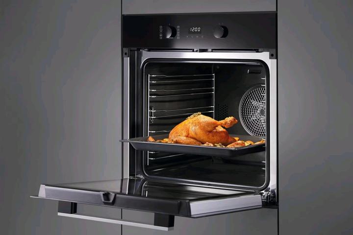Actual product image Miele H 2455 B