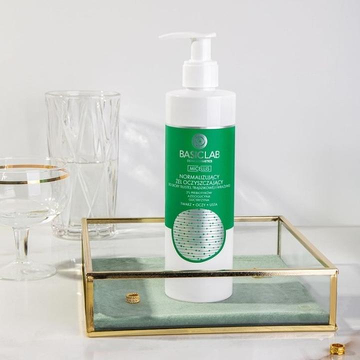 Immagine prodotto BasicLab BASICLAB Micellis normalizujący żel oczyszczający do skóry tłustej, trądzikowej i wrażliwej 2% (Salviette detergenti per il viso, 300 ml)