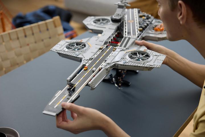Produktbild LEGO Super Heroes S.H.I.E.L.D.-Helicarrier (76354, LEGO Marvel)
