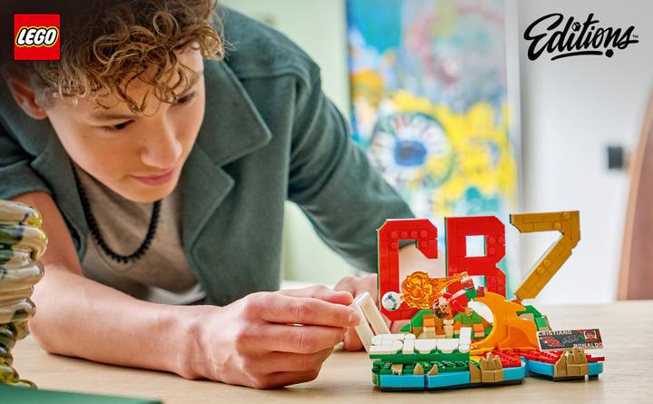 Actual product image LEGO Cristiano Ronaldo - Football highlights (43012, LEGO Editions)
