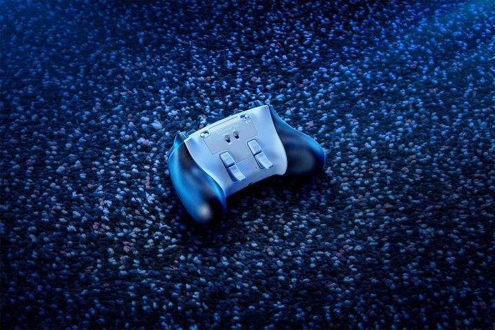 Actual product image Razer Wolverine V2 Pro (PC, PS5)