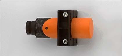 Actual product image IFM electronic Sensor,ind,34rd,clamp. IBE2020-FBOA AC/DC,prg,sn=20mm,nb Inductive proximity switch