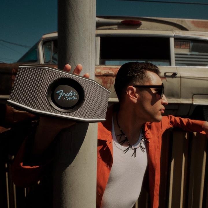 Produktbild Teufel Fender x ROCKSTER GO 2 Bluetooth Speaker wireless steel black (28 h)