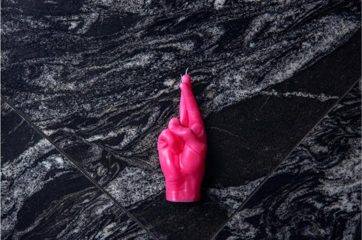 Image du produit Candle Hand Bougie Mandatus Crossed Fingers, Rose, Caractéristiques (1 pcs)