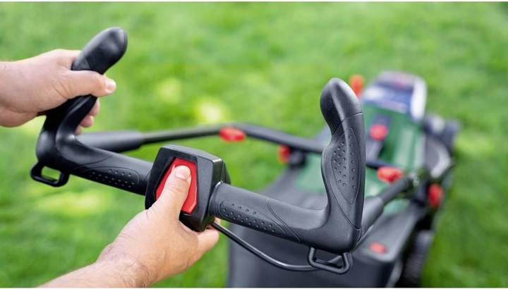 Image du produit Bosch Home & Garden UniversalRotak (Fonctionnement sur batterie)