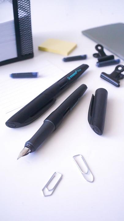 Produktbild STABILO Flow ACTIVE Füller (Schwarz, 1 x)