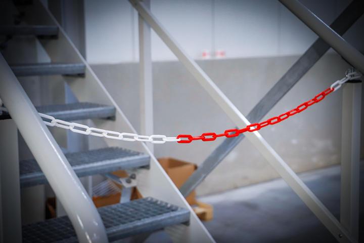 Actual product image BGS Barrier Chain | Red and White | Plastic | 5 m