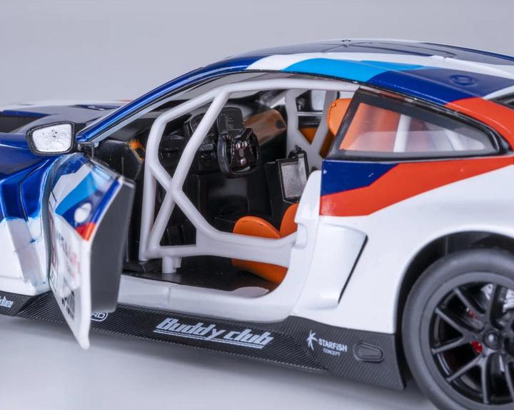Actual product image BMW M4 GT3 Diecast 1:24 weiss inkl. Knopfzellen