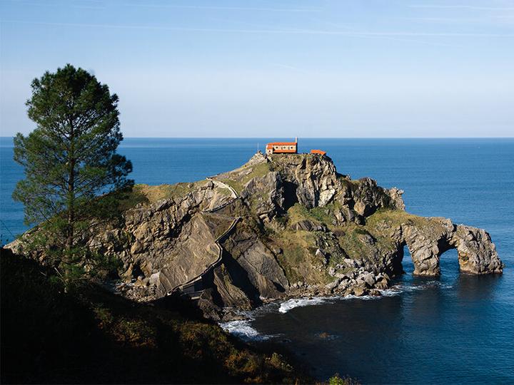 Immagine prodotto Smartbox Ingresso al Museo Guggenheim di Bilbao e tour di 4 ore della costa basca per 2 persone (2 Persone)