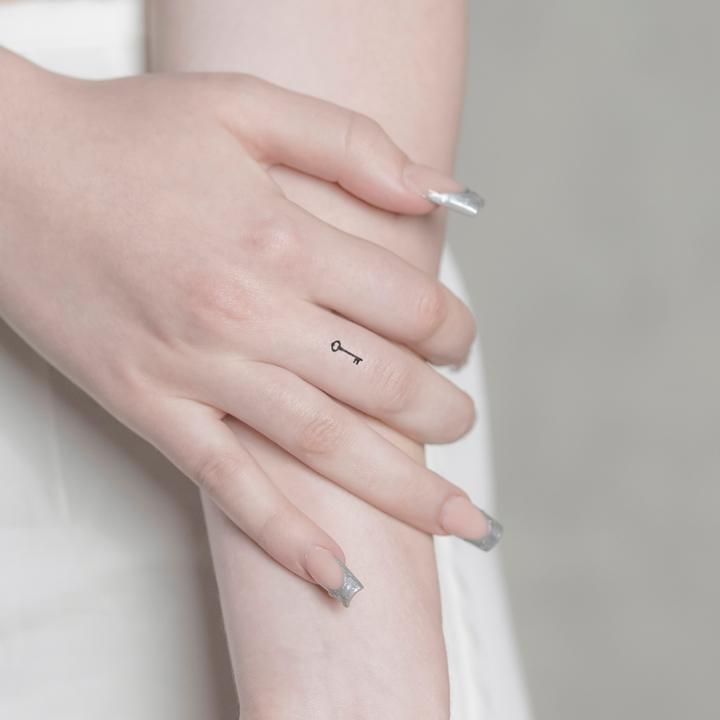 Actual product image minink Temporary tattoo - Key