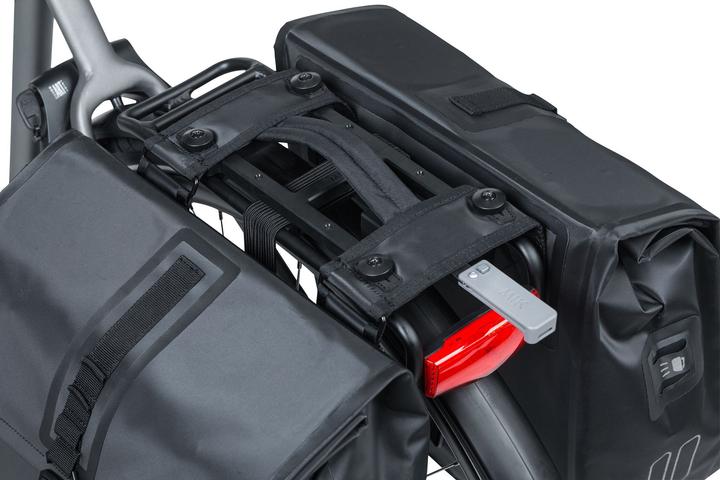 Produktbild Basil Urban Dry (50 l, Gepäckträgertasche)