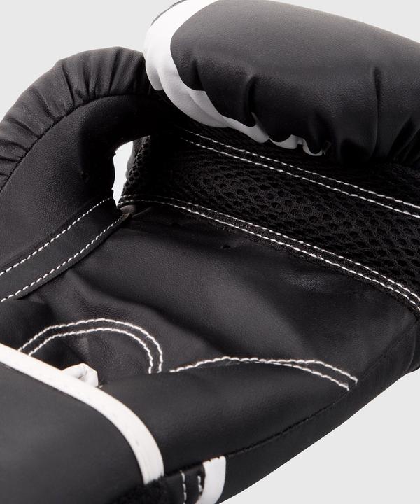 Image du produit Venum Challenger 2.0 Kids Boxing Gloves - Black/White (4 OZ, Taille unique)