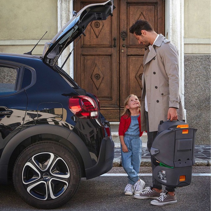 Actual product image Chicco Fold&Go (Child seat, ECE R129/i-Size Standard)