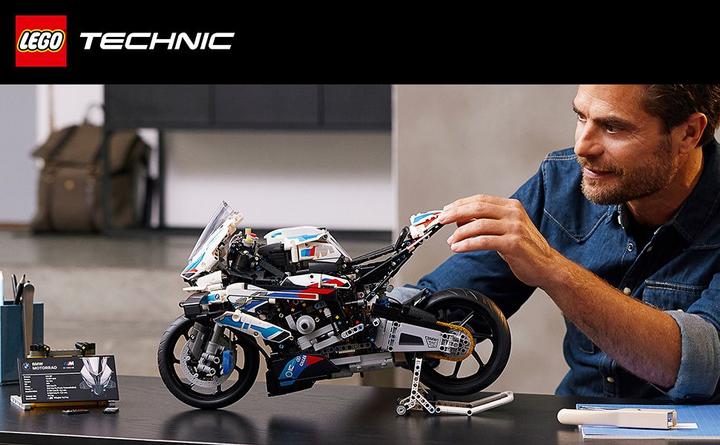 Actual product image LEGO BMW M 1000 RR (42130, LEGO Technic)
