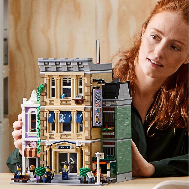 Image du produit LEGO Le Commissariat de police (10278, LEGO Creator Expert, LEGO difficiles à trouver)