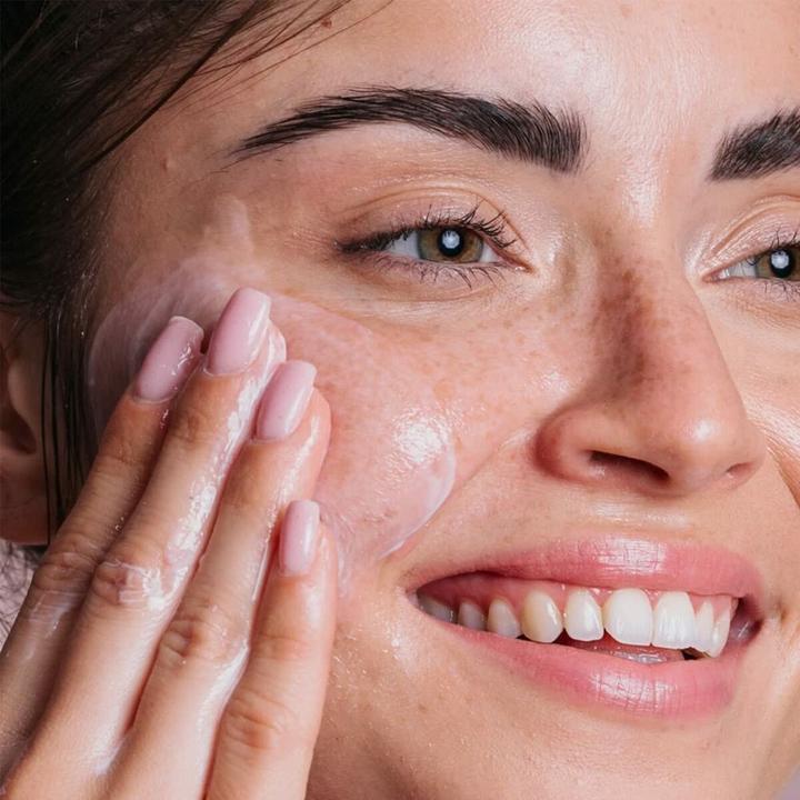 Actual product image Shiseido Synchro Skin Radiant Lifting Foudation 320 30 ml (320 Pine)