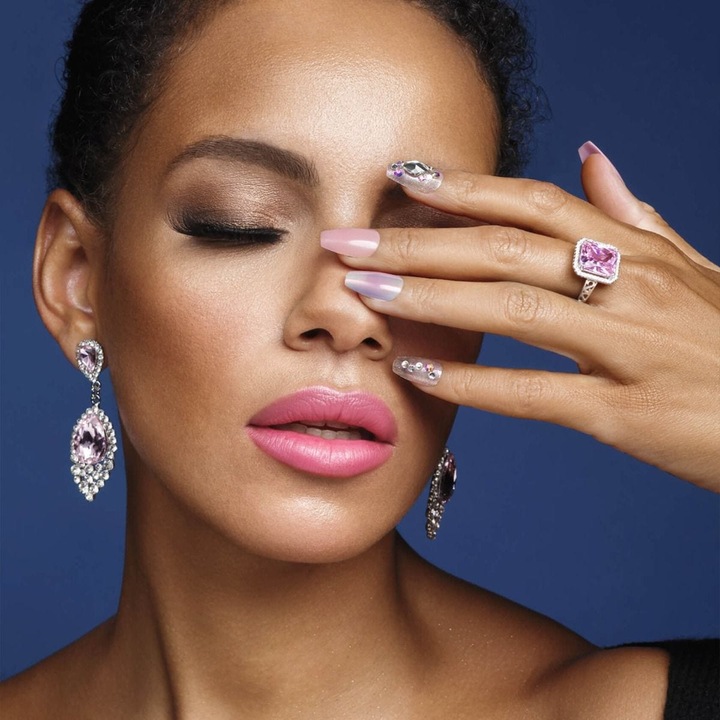 Produktbild Herba Kiss Majestic Nails - In A Crown (Kunstnägel, Transparent, Rosa)
