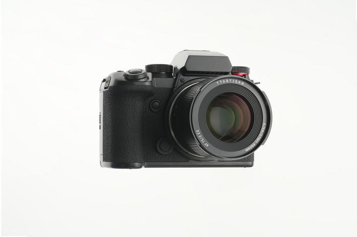 Produktbild TTArtisan AF 75mm f/2.0 Pana/Leica/Sigma L-Mount (Full Frame) (GTTAF7520-B-L) (L-Mount, Vollformat)