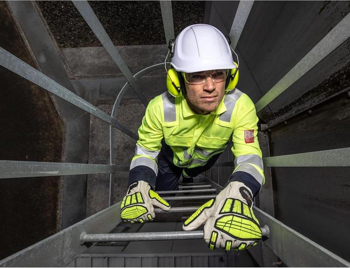 Actual product image Portwest Flame-Retardant Hi-Vis Antistatic Coverall with Reflective Striping (XXL)