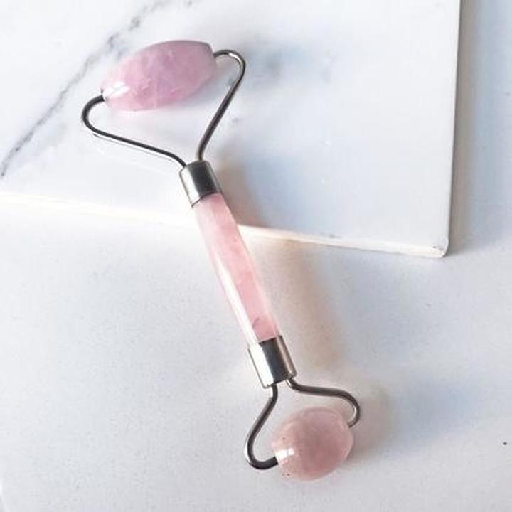 Actual product image Zoë Ayla Luxurious Rose Quartz Noiseless Facial Roller