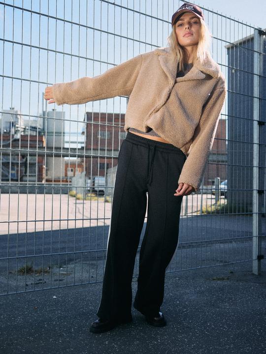 Actual product image Noisy May Cropped Teddyjacke (M)