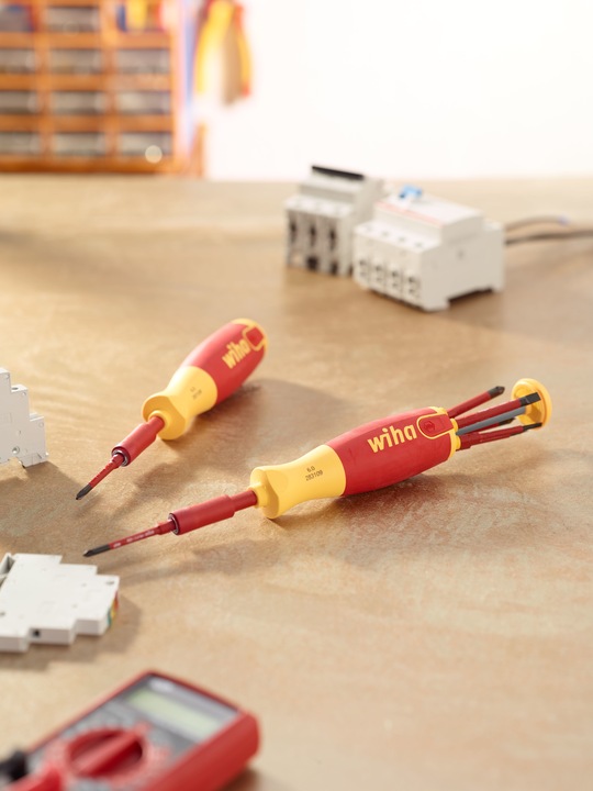 Actual product image Wiha Screwdriver with bit magazine (Slotted screws, Pozidriv cross recess (PZ))