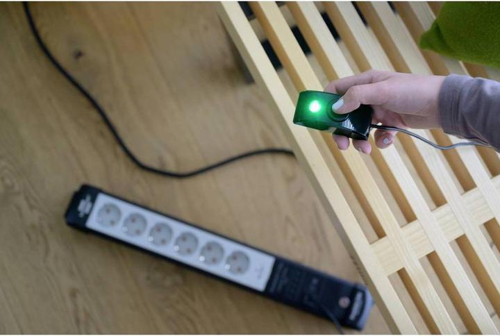 Actual product image Brennenstuhl Premium-Line 6-way bw/light grey *EN* 3m H05VV-F3G1.5 with foot switch (6x, 3 m)