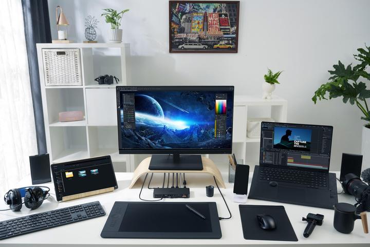Actual product image ASUS DC500 (Thunderbolt, 10 ports)