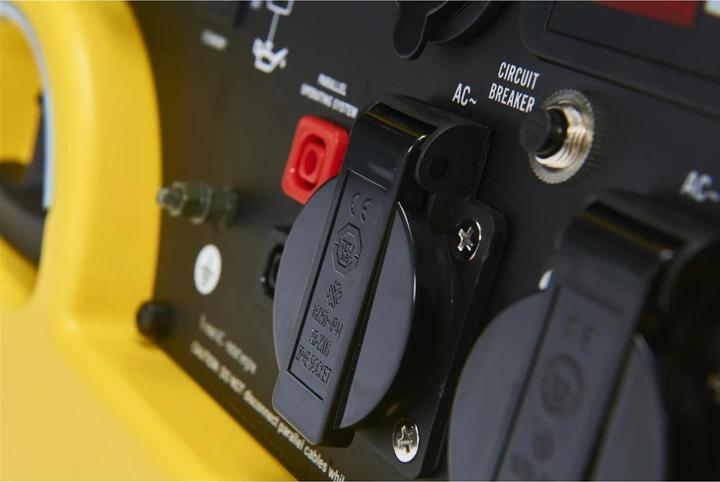 Actual product image Champion Power Equipment Generator Inverter 73001I-E-EU 3100W 2x230V (3500 W, 6 l)