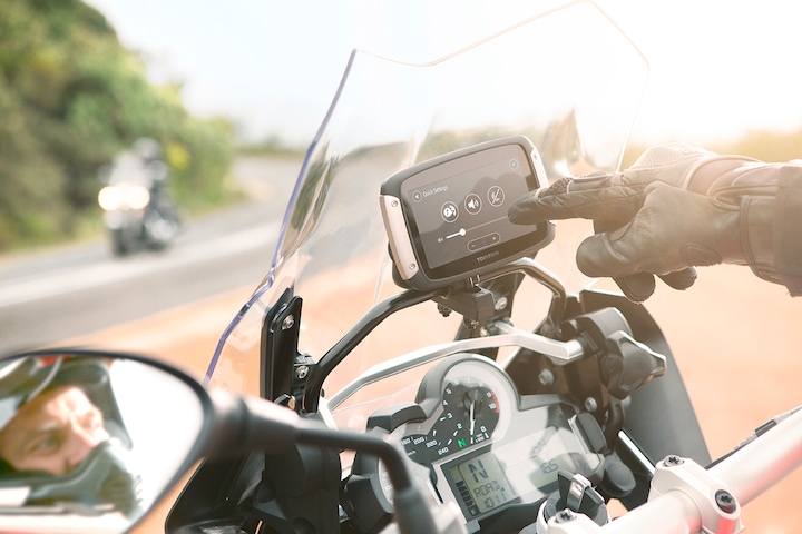 Image du produit TomTom Kit de montage moto + RAM pour Rider 400
