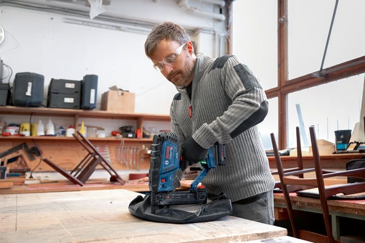 Actual product image Bosch Professional Cordless wood stapler GTH 18V-38 M