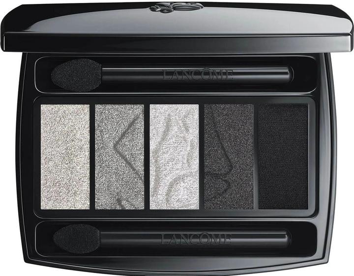 14 Smokey Chic
