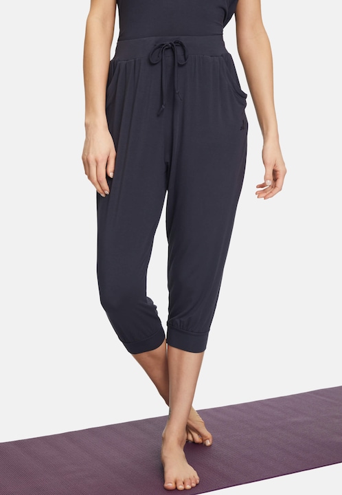 Actual product image Curare Yoga Pants Capri Relaxed (L)
