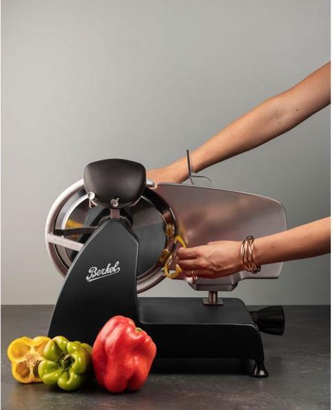 Image du produit Berkel Red Line 250 noir mat Trancheuse avec lame en acier de 250 mm