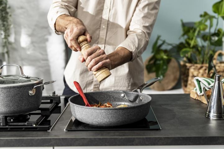 Produktbild Ballarini Salina Ceramic Schmorpfanne mit Deckel (28 cm, Bratpfanne, Keramik)