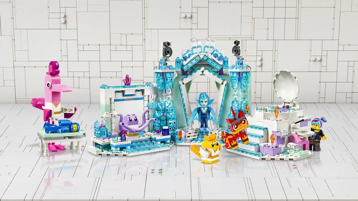 Actual product image LEGO Shimmering glitter spa. (70837)