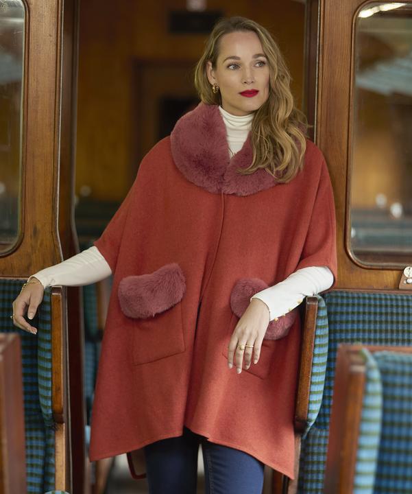 Produktbild Joe Browns Chic Boho Fur-Collar Wrap (One Size)