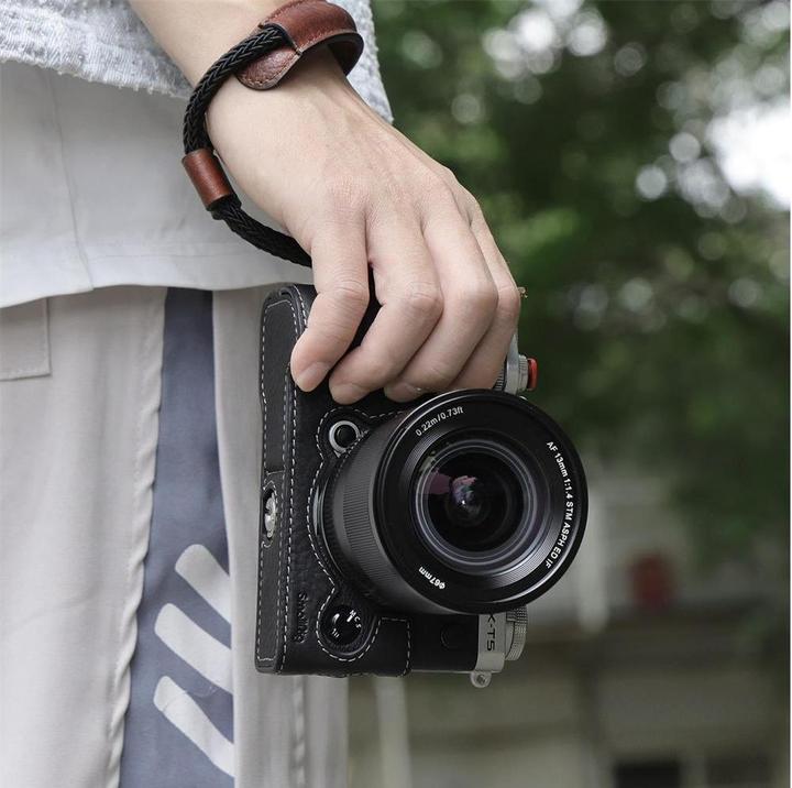 Actual product image SmallRig 3927 Half Case / Hand Strap Kit for FUJIFILM X-T5 (Novelty)