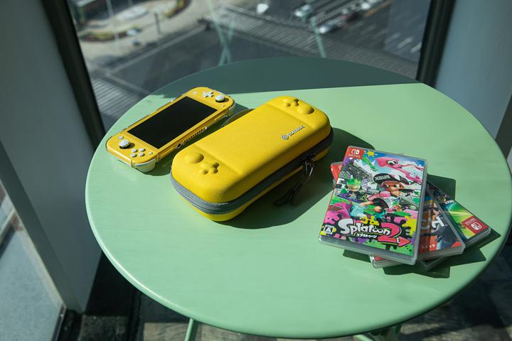 Actual product image tomtoc Travel Case (Switch Lite)