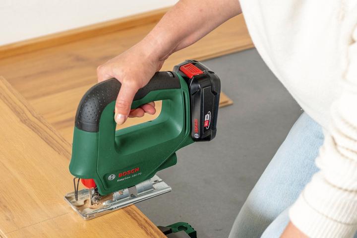 Actual product image Bosch Home & Garden Home and Garden EasyImpact 18V-40 + EasySaw 18V-70 06039D810A Battery Tools W