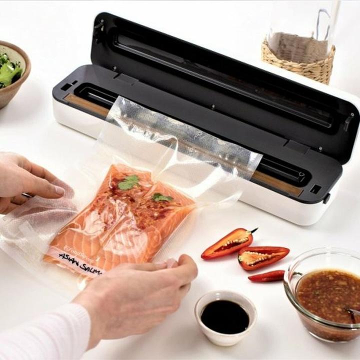 Actual product image FoodSaver Vaccum sealing system VS0290X