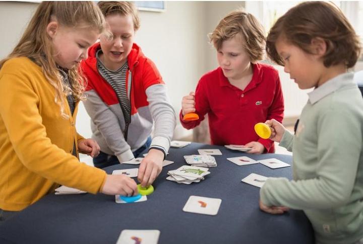 Actual product image BS Kids game Crocodile socks (English, French, German, Italian, 2 - 4 Players)