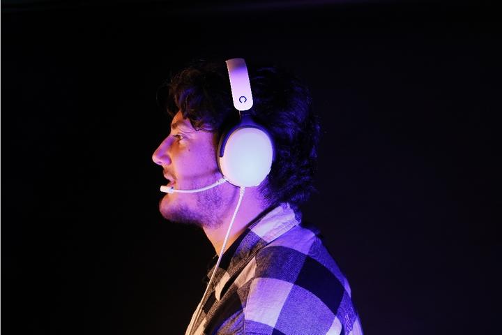 Image du produit Konix Kopfhörer mit Mikrofon Weiss (Filaire)