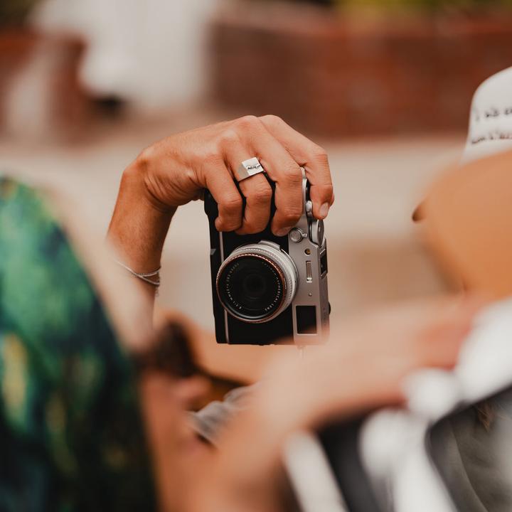 Produktbild PolarPro CineBlack 1/2 Density Filter – 77 mm, Objektivfilter (77 mm, Black Mist Filter, Diffusionsfilter, ND- / Graufilter)