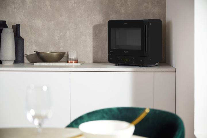 Image du produit Whirlpool MAX 34/BL microwave Countertop Solo microwave Noir (13 l)