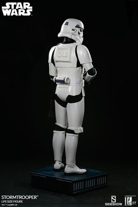 Actual product image Sideshow Star Wars Life-Size Statue Stormtrooper 198 cm