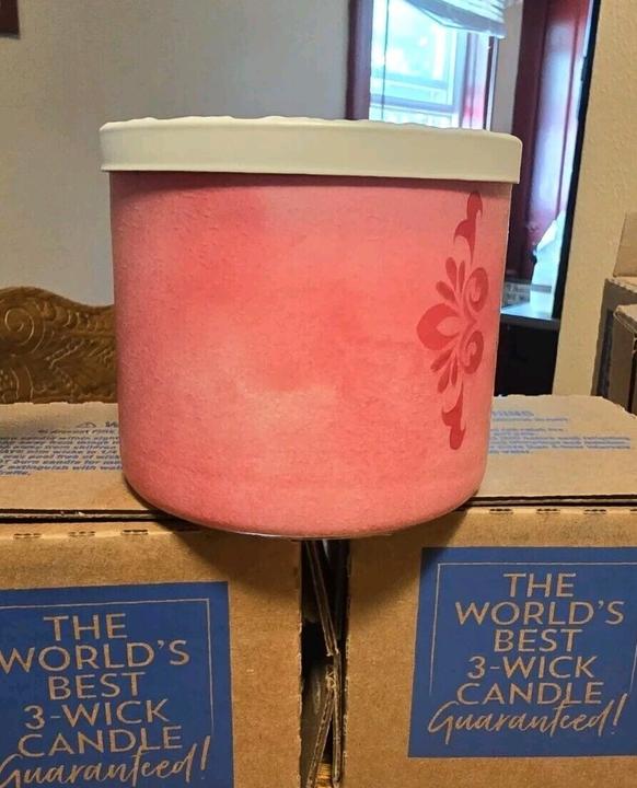 Produktbild Victoria's Secret Velvet Petals Cashmere Body Lotion 236ml (Körperlotion, 236 ml)