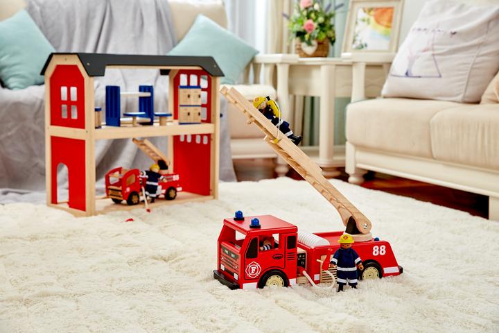 Actual product image Pintoy Fire engine