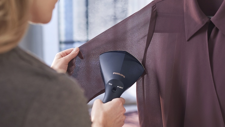 Actual product image Philips Portable steam straightener for lying and hanging clothes (1600 W, 32 g/min)